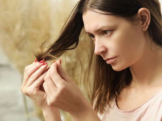 ¿Cómo proteger tu cabello del daño solar durante el verano? cómo proteger tu cabello del sol