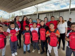 Con donación de 1,000 mochilas Grupo Surman concluye campaña “Back 2 School” Grupo Surman dona mochilas con útiles escolares
