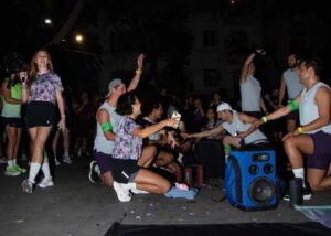 corredores con ropa deportiva Charly