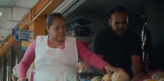 mujeres propietarias de tienditas de la esquina