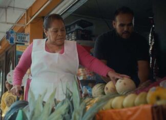 mujeres propietarias de tienditas de la esquina