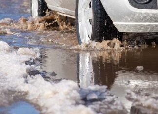cómo conducir seguro en época de lluvias