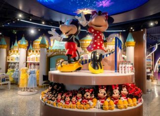 inauguración Disney Store Perisur