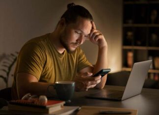 Uso excesivo de pantallas en la educación online: ¿Cómo impacta en los estudiantes? impacto negativo del uso excesivo de pantallas