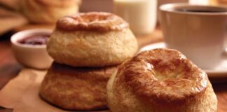 Bisquets Obregón cumple 80 años