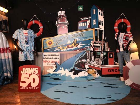 Universal celebra 50 años de “Tiburón” con colección especial de moda urbana colección de moda urbana Tiburón