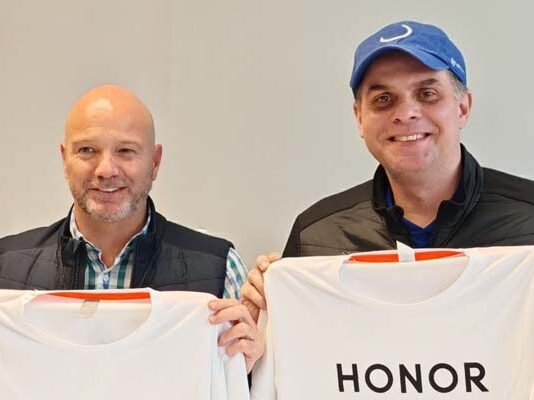 Luis García y Christian Martinoli embajadores de Honor