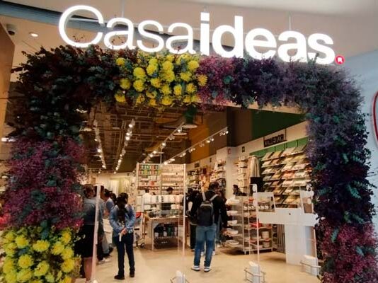 Casaideas abre tienda 100