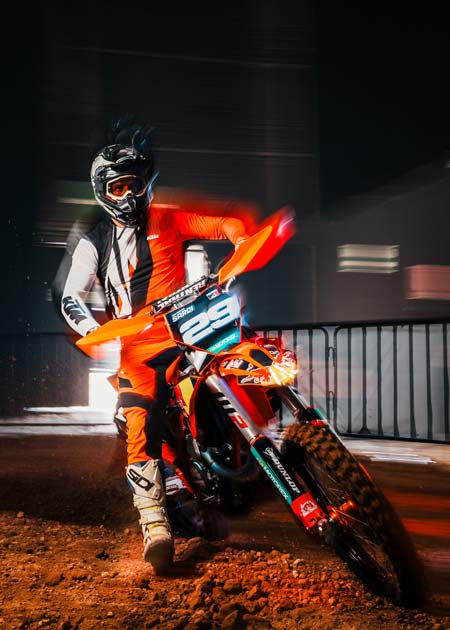 motocicleta deportiva de alto rendimiento KTM