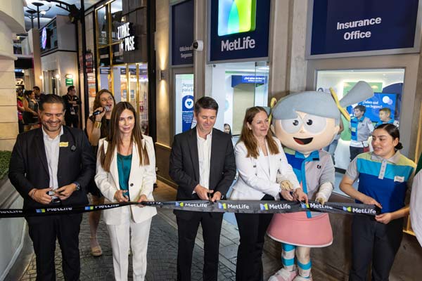 oficina de seguros Metlife en Kidzania Santa Fe