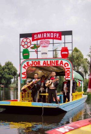 trajinera mariachis