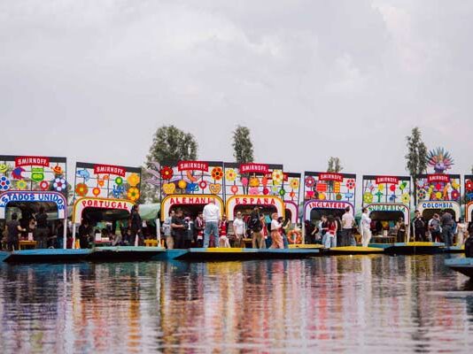 Smirnoff crea “La Mejor Alineación” en el embarcadero de Xochimilco La Mejor Alineación Smirnoff
