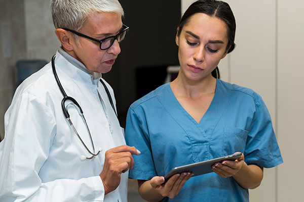 salud-digital médicos utilizan herramientas de IA